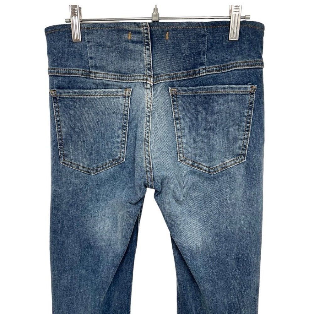 Free People Medium Wash Penny Pull On Stretch Denim Flare Retro Jeans Womens 26 - Picture 9 of 13